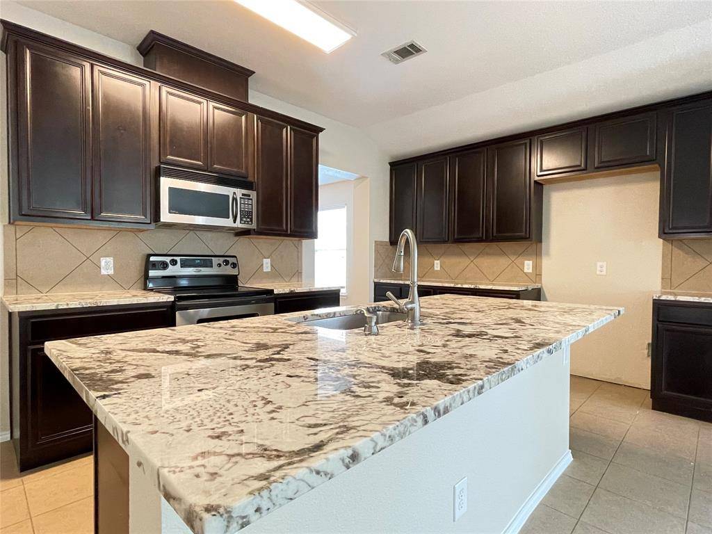 5921 Snow Creek Drive, The Colony, TX 75056
