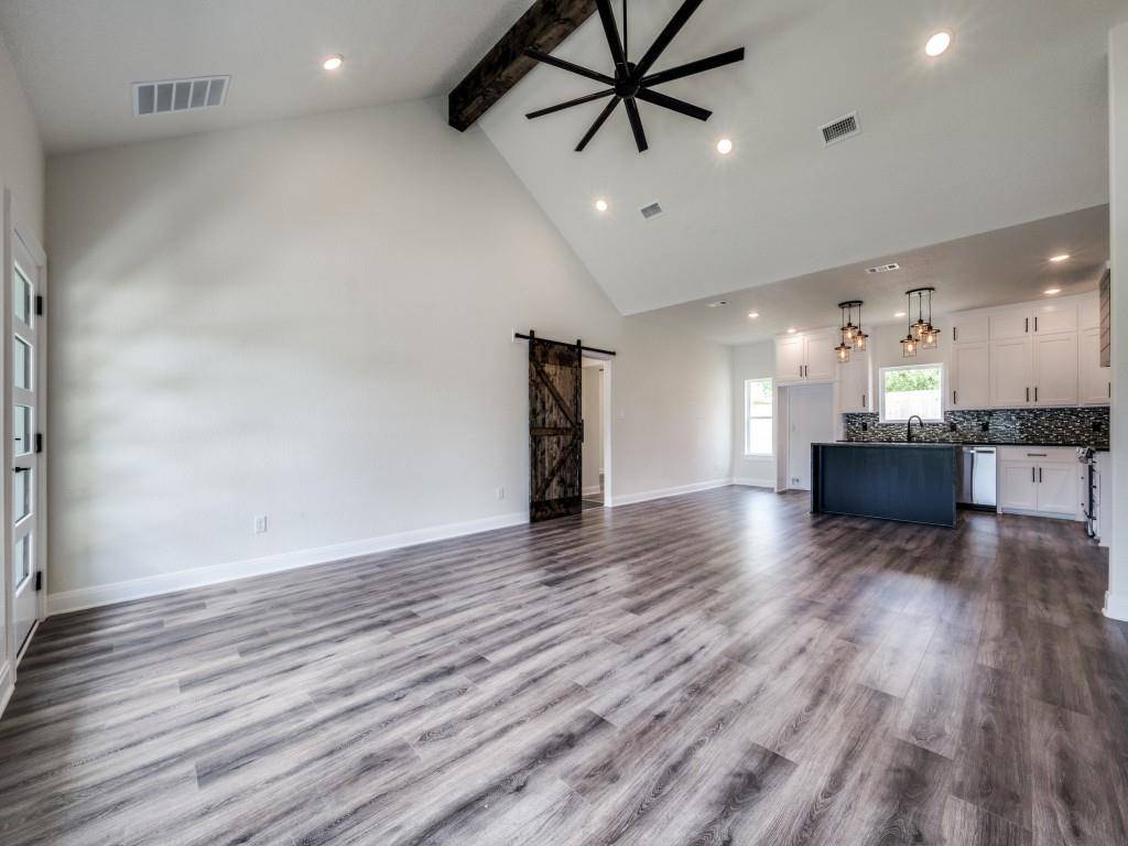 204 W Collins, Decatur, TX 76234