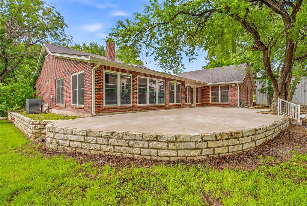 3741 County Road 2160, Iredell, TX 76649