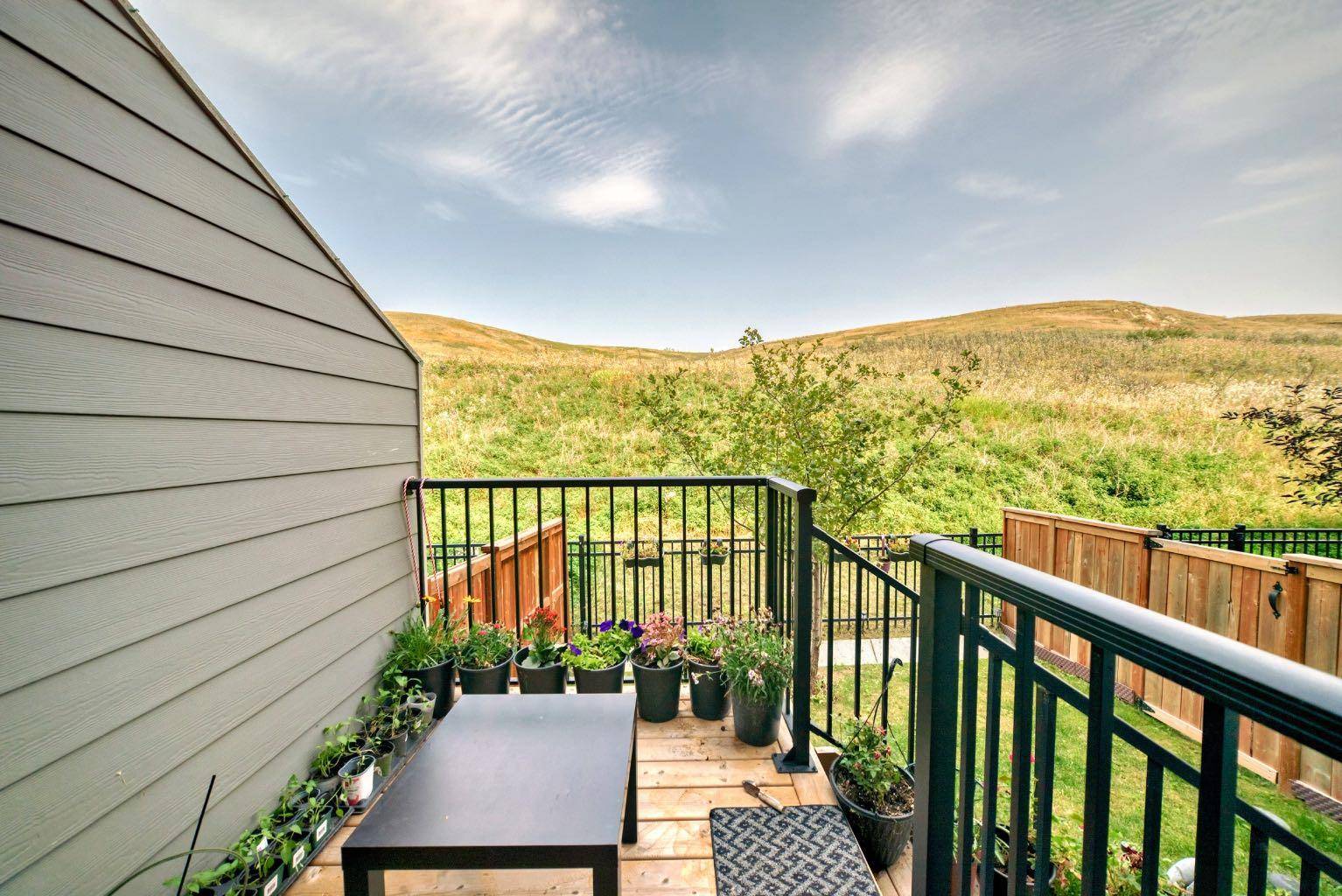 206 Cranbrook SQ SE, Calgary, AB T3M3E3