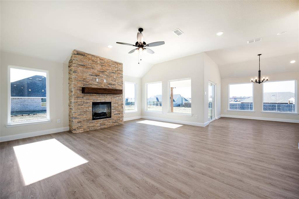 104 Ranchview, Valley View, TX 76272
