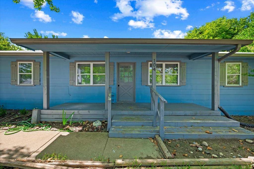 104 Parker Street, Italy, TX 76651