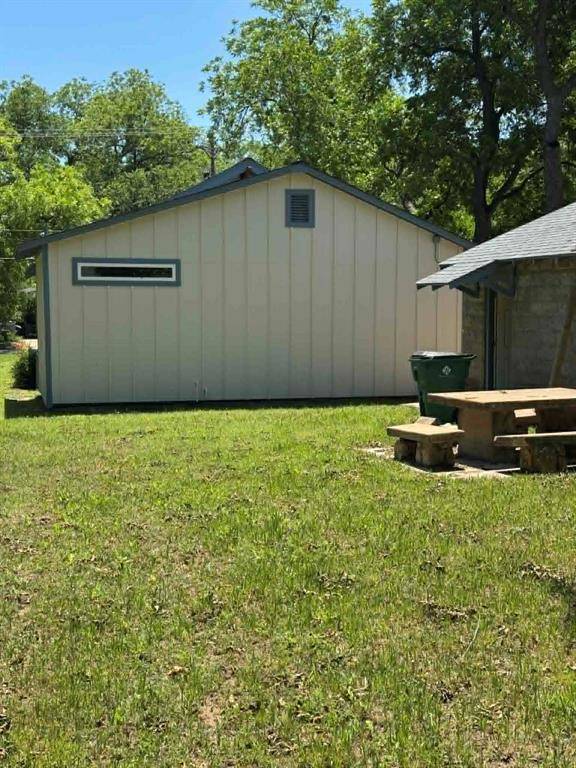 230 SW Live Oak, Dublin, TX 76446