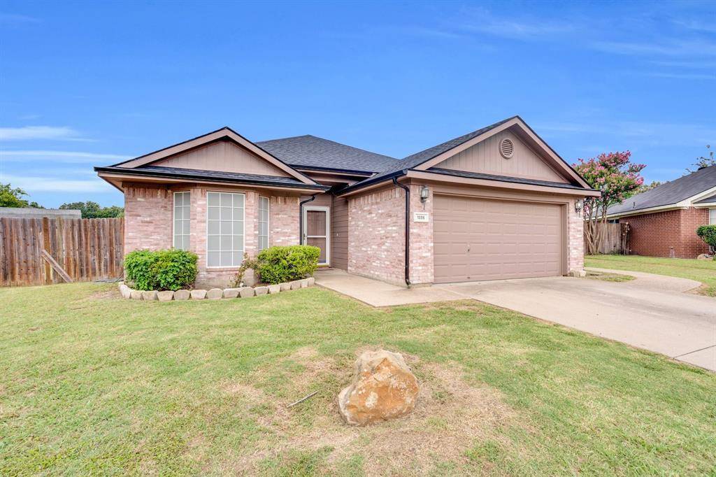 1006 Darren Drive, Burleson, TX 76028