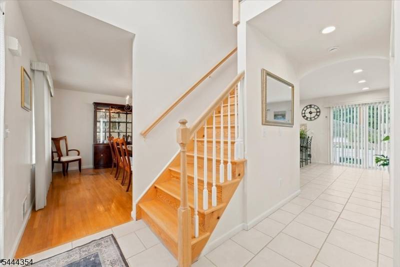 580 Center St, Kenilworth Boro, NJ 07033