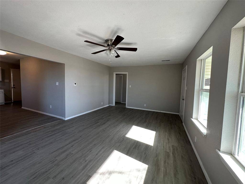 717 E Lamberth Road, Sherman, TX 75090