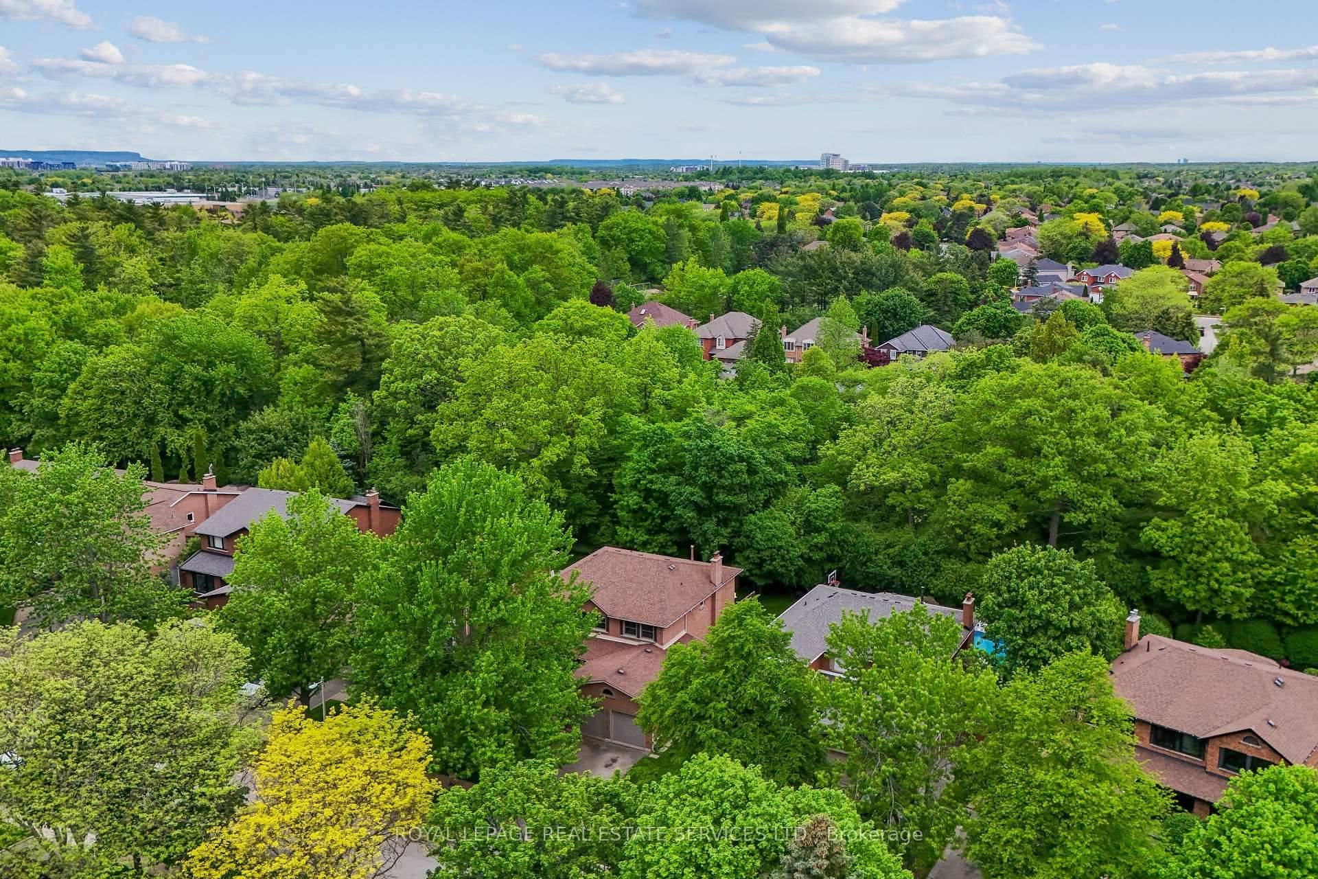 1262 Old Colony RD, Oakville, ON L6M 1J8