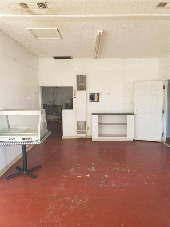 1198 E Hall Street, Bangs, TX 76823