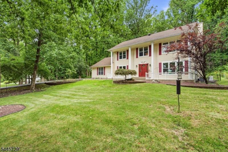 9 Stirrup Way #9, Franklin Twp., NJ 08540