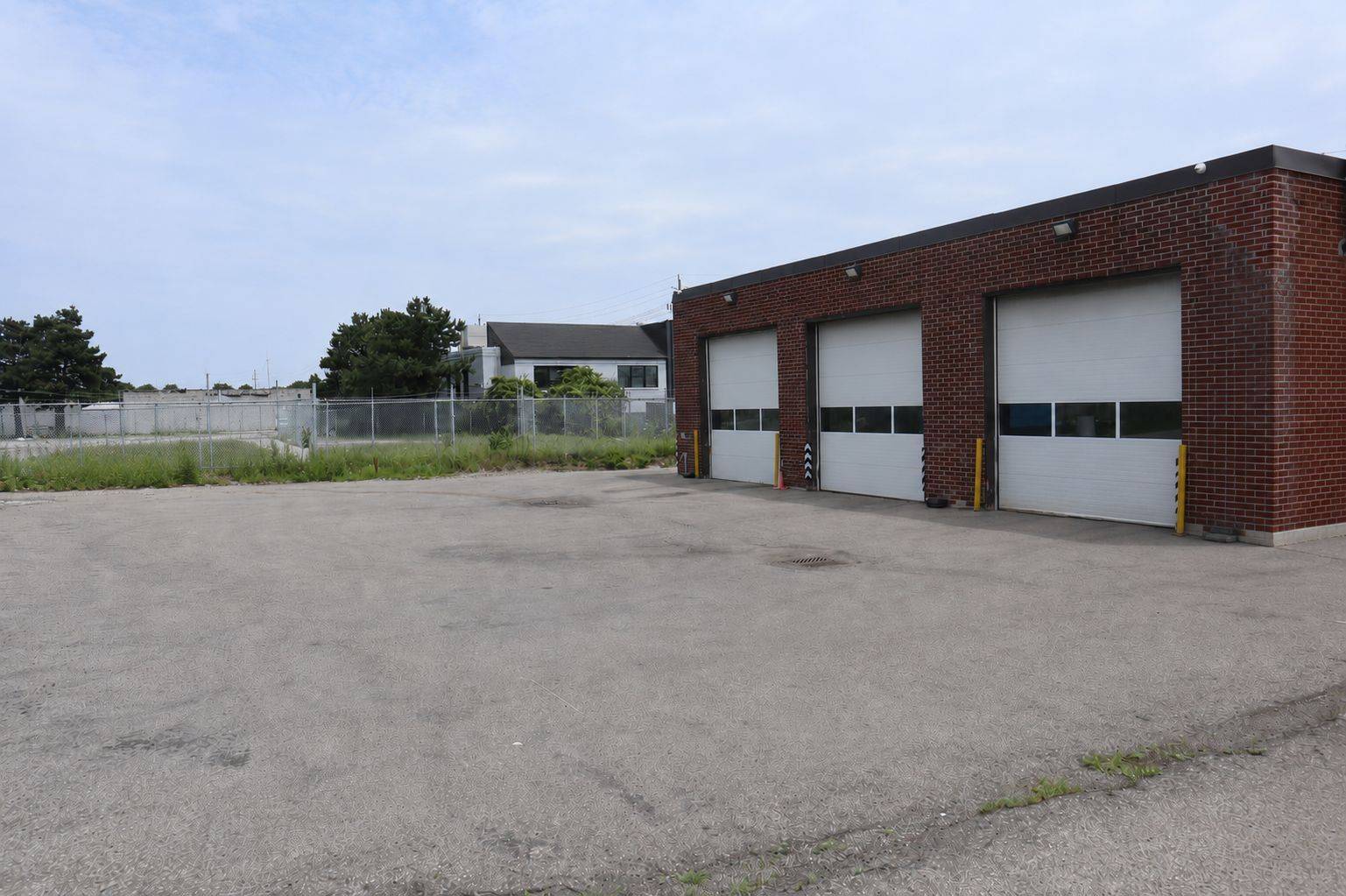 1021 Industry ST, Oakville, ON L6J 2X3