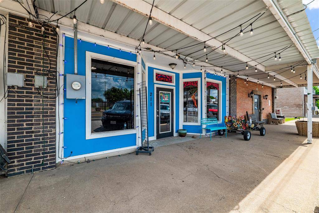 211-213 Main Street, Maypearl, TX 76064