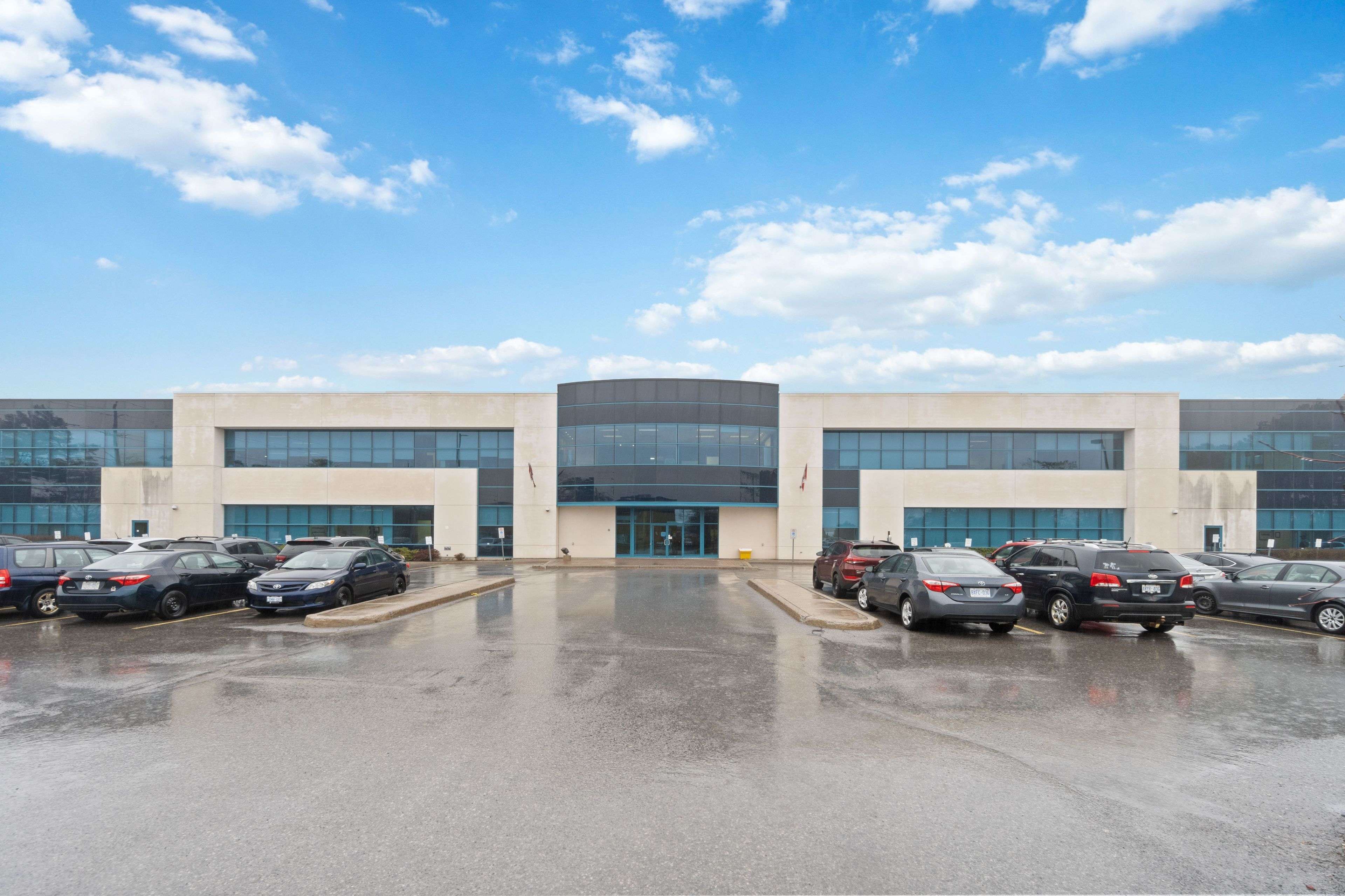 400 Hunt Club RD, Hunt Club - Windsor Park Village And Area, ON K2E 1B2