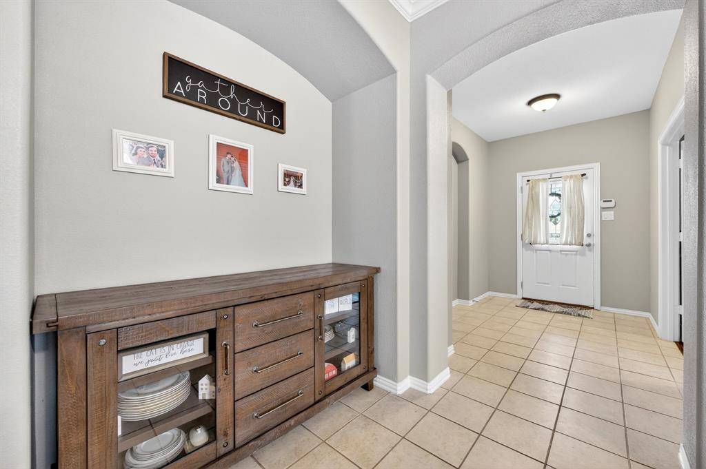 624 Montgomery Drive, Lake Dallas, TX 75065