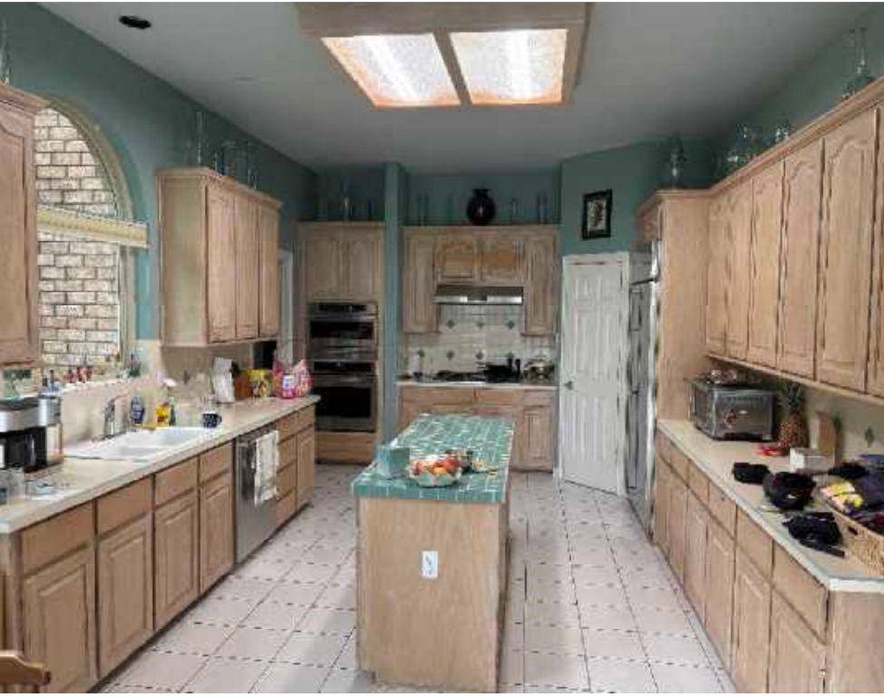 2104 Mossy Oak Drive, Irving, TX 75063