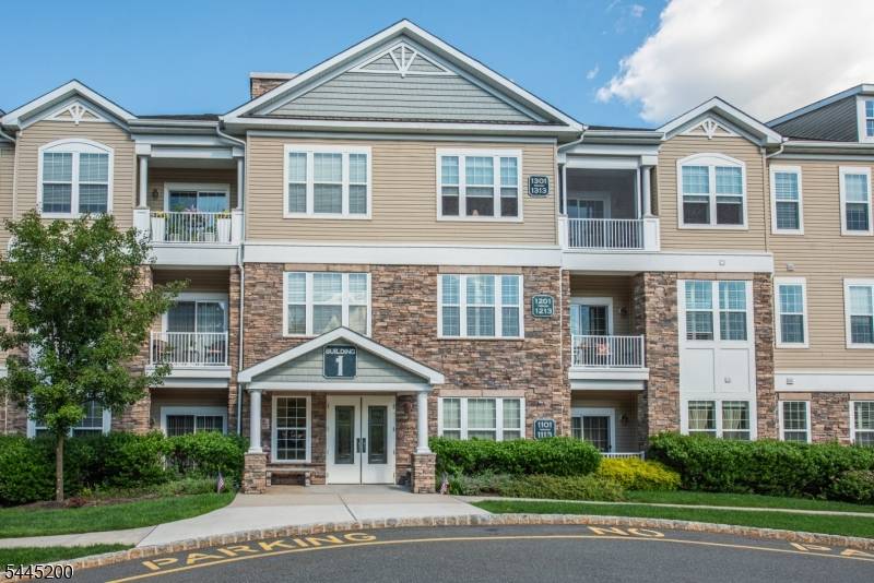 1305 Hale Dr #305, Rockaway Twp., NJ 07885
