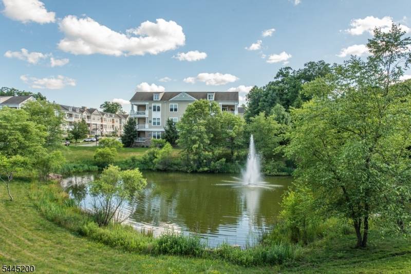 1305 Hale Dr #305, Rockaway Twp., NJ 07885
