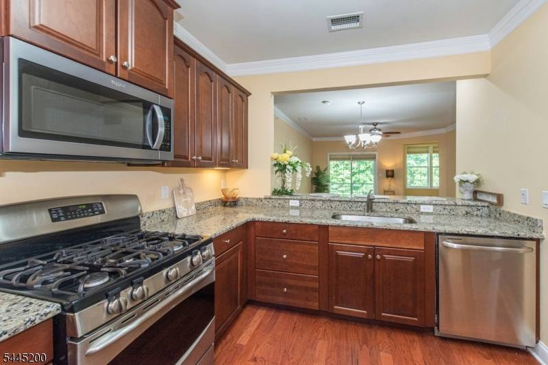 1305 Hale Dr #305, Rockaway Twp., NJ 07885