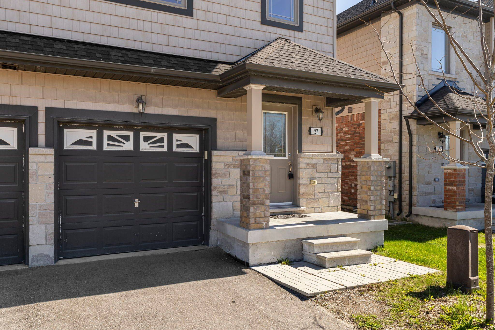 27 Cygnus CRES, Barrie, ON L4N 9C2