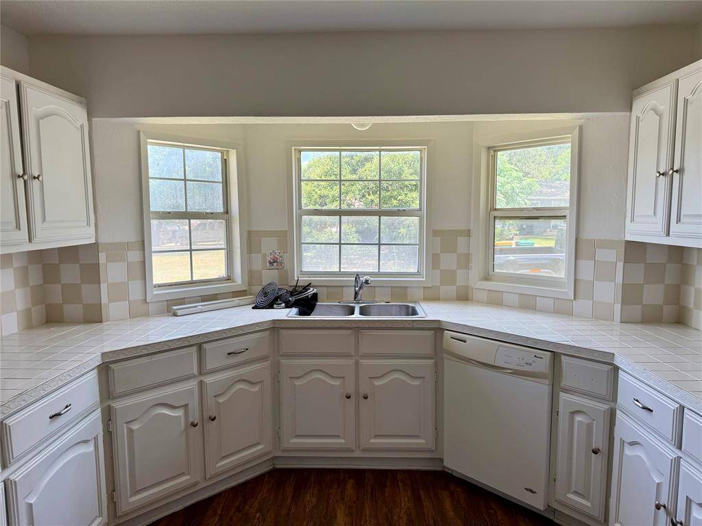 1407 N East St, Belton, TX 76513
