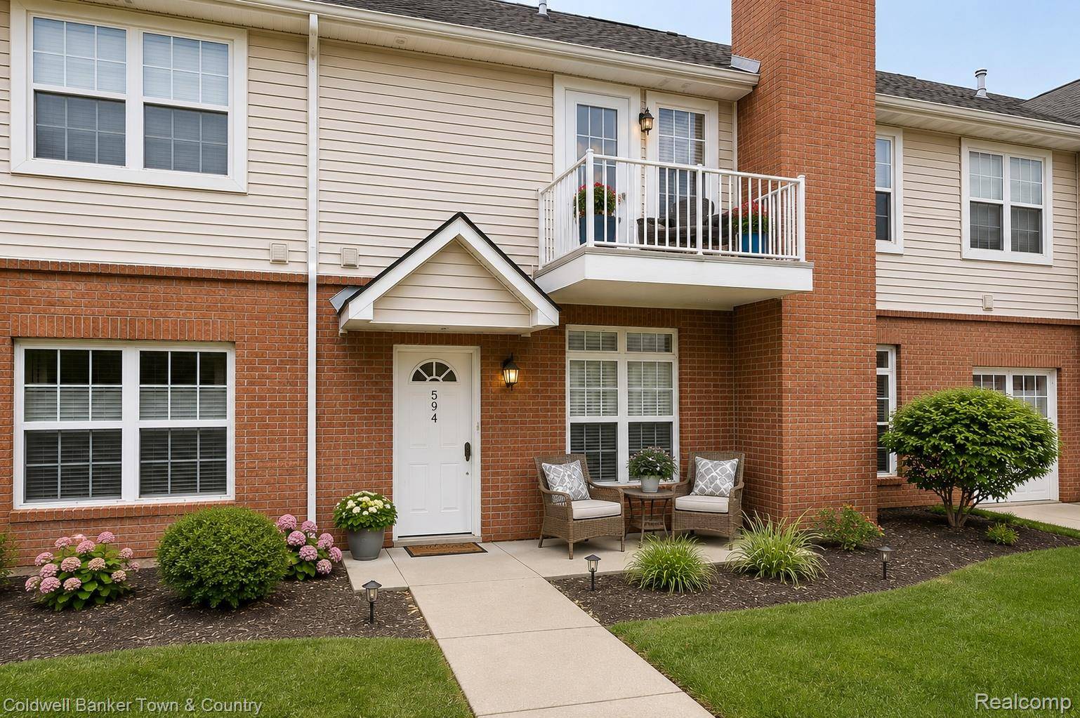 594 Olde English CIR, Howell Township, MI 48855