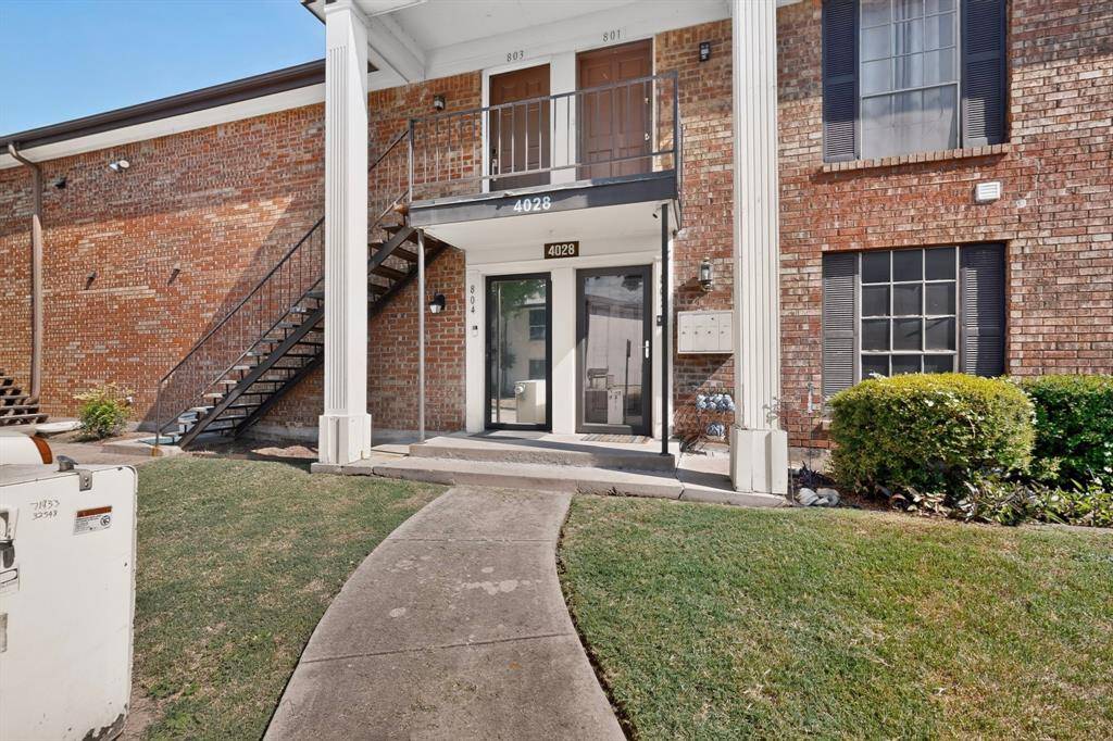4028 Ridglea Country Club Drive #804, Fort Worth, TX 76126