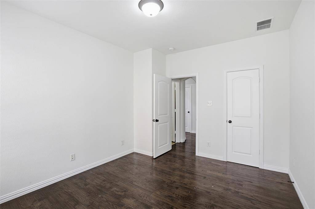 324 Enid Drive, Lewisville, TX 75056
