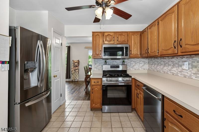 160 Aster Ct, Readington Twp., NJ 08889