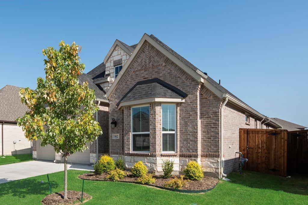 812 Turnbull Avenue, Fort Worth, TX 76247