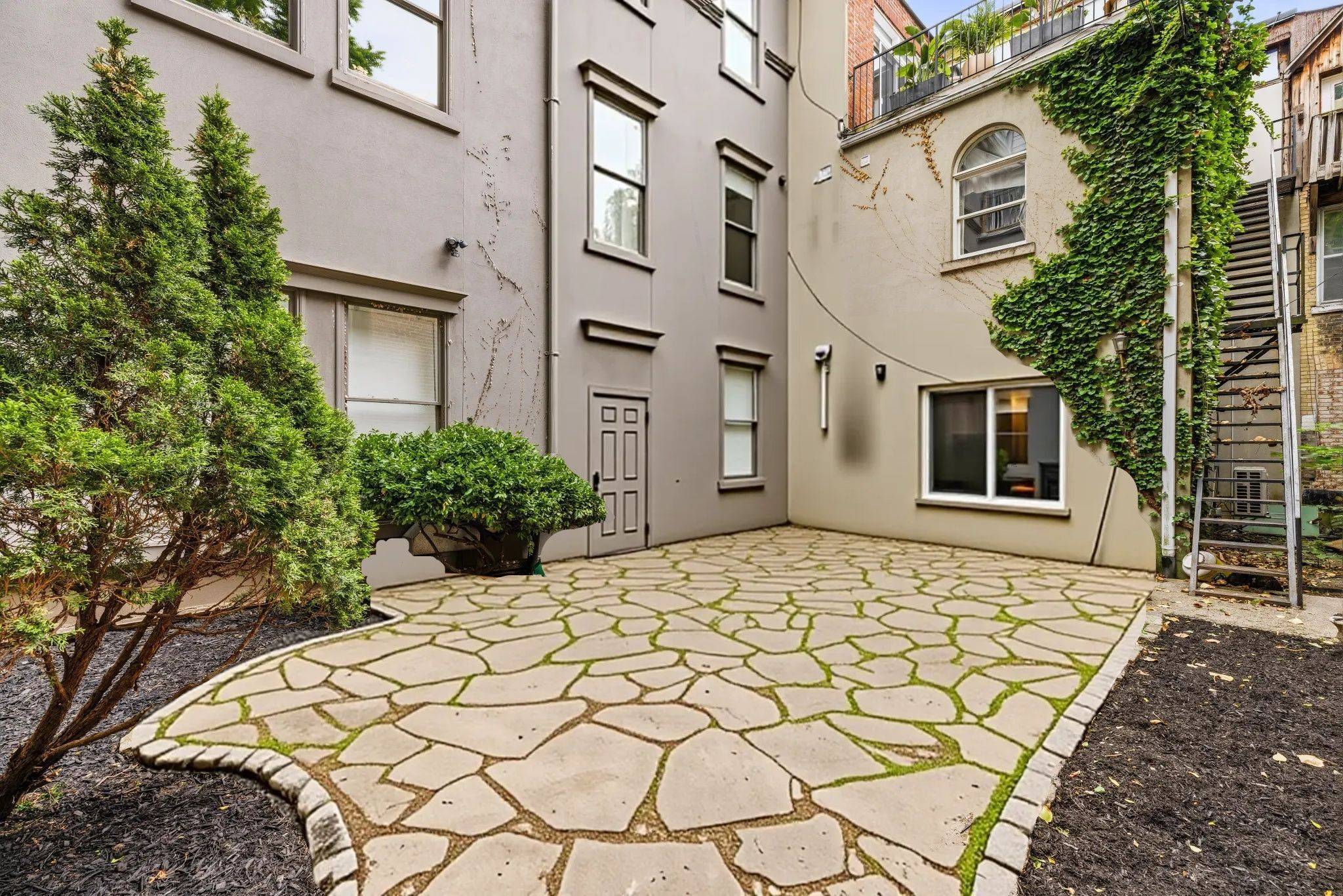 14 Birch AVE, Toronto C02, ON M4V 1C8