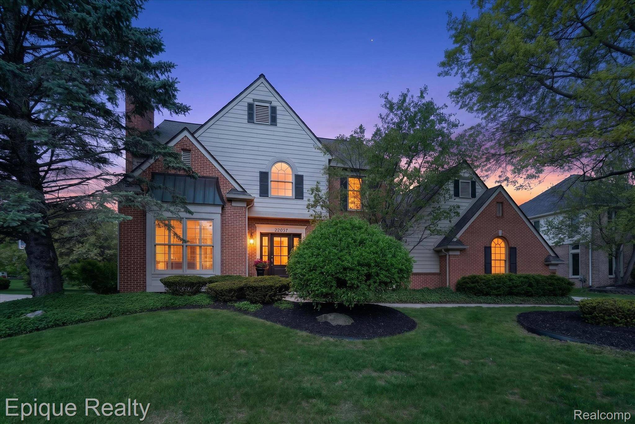 22037 Chase DR, Novi, MI 48375