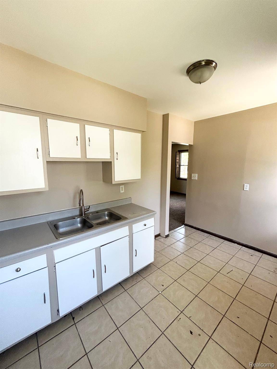 2414 Thom ST, Flint, MI 48506