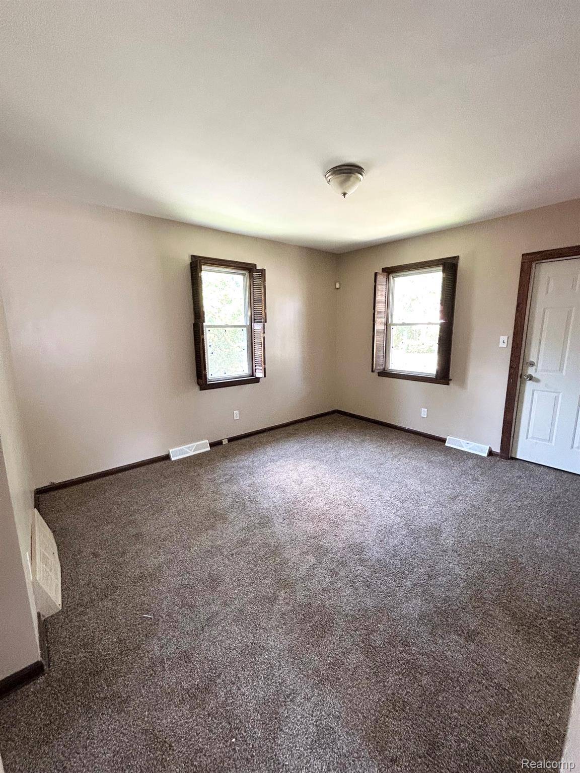 2414 Thom ST, Flint, MI 48506