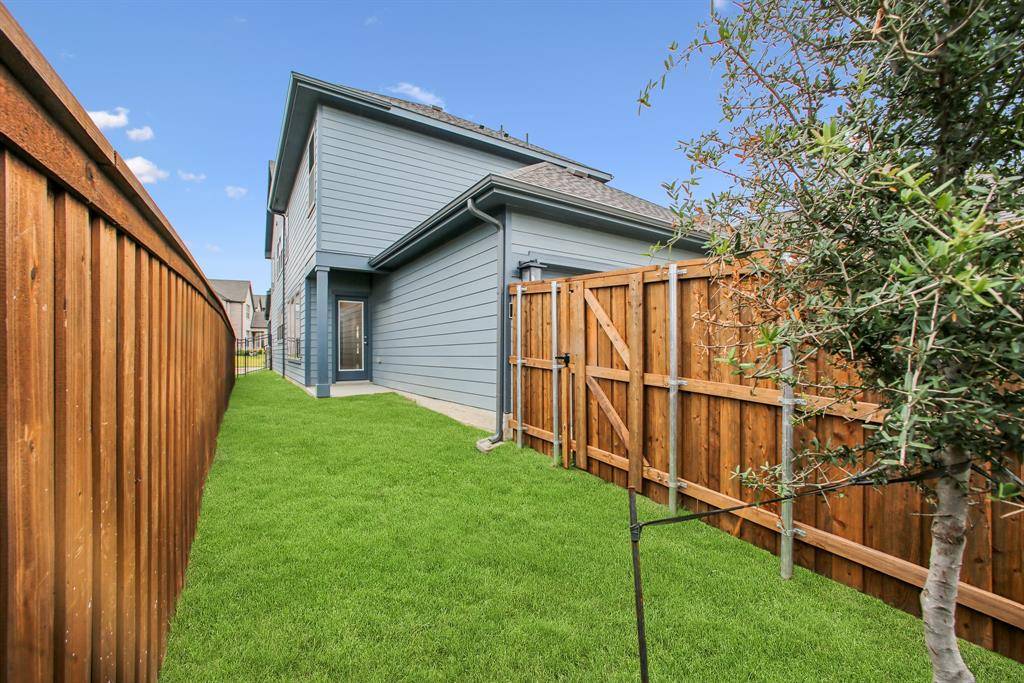 1036 Almond Blossom Circle, Crowley, TX 76036