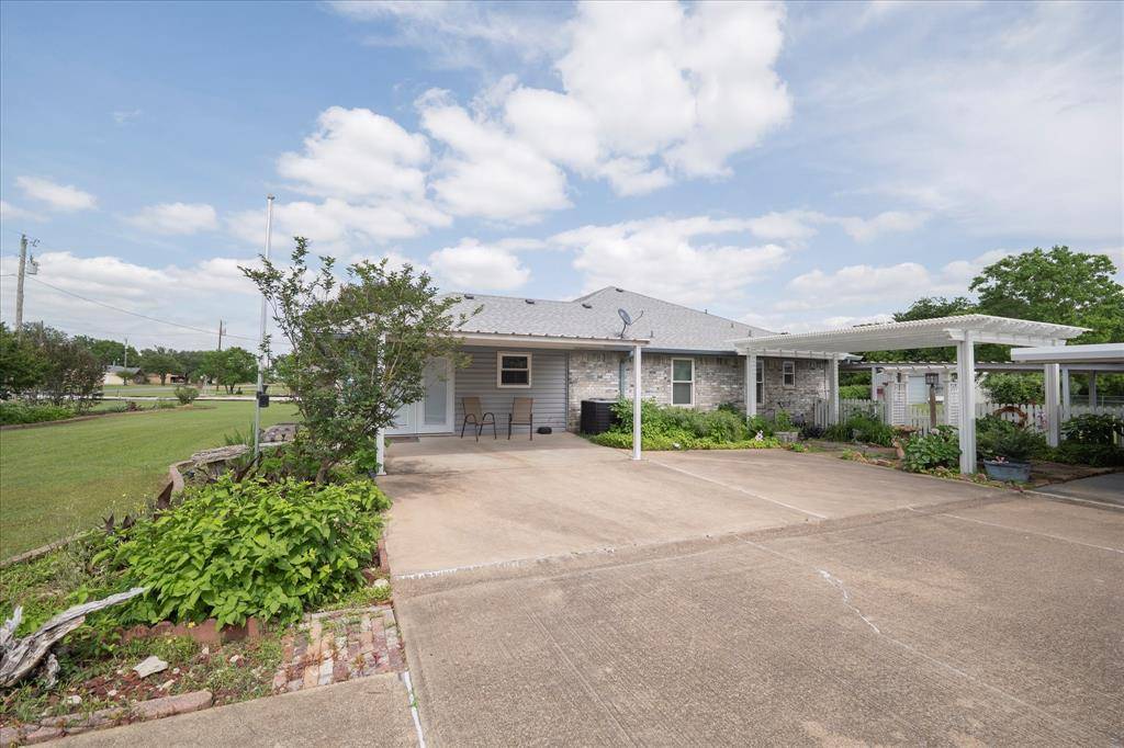107 Fort Graham Circle, Waco, TX 76705