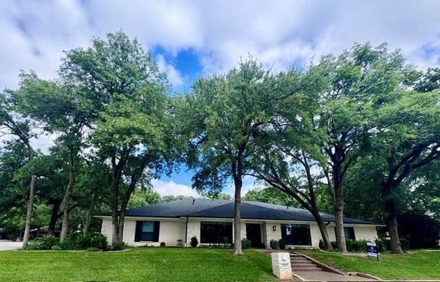 501 N Havenwood Lane, Fort Worth, TX 76112