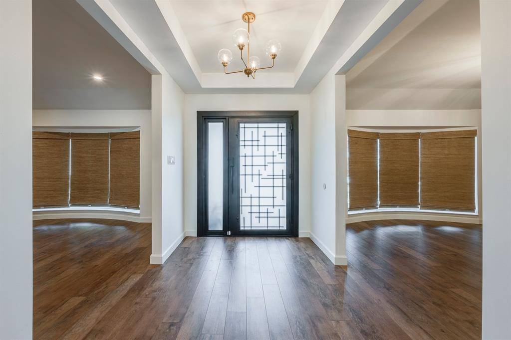 501 N Havenwood Lane, Fort Worth, TX 76112