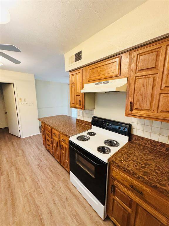 8513 Kensington Drive, Rowlett, TX 75088