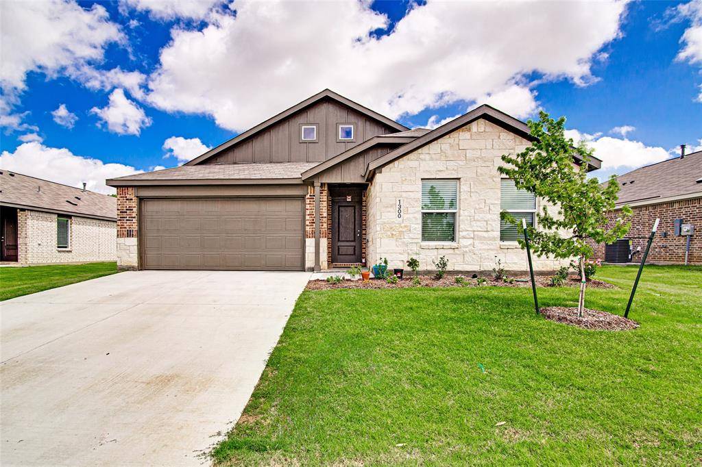 1300 Little Flock Drive, Fort Worth, TX 76036