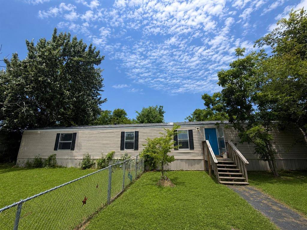 204 Mcelroy Street, Southmayd, TX 76273