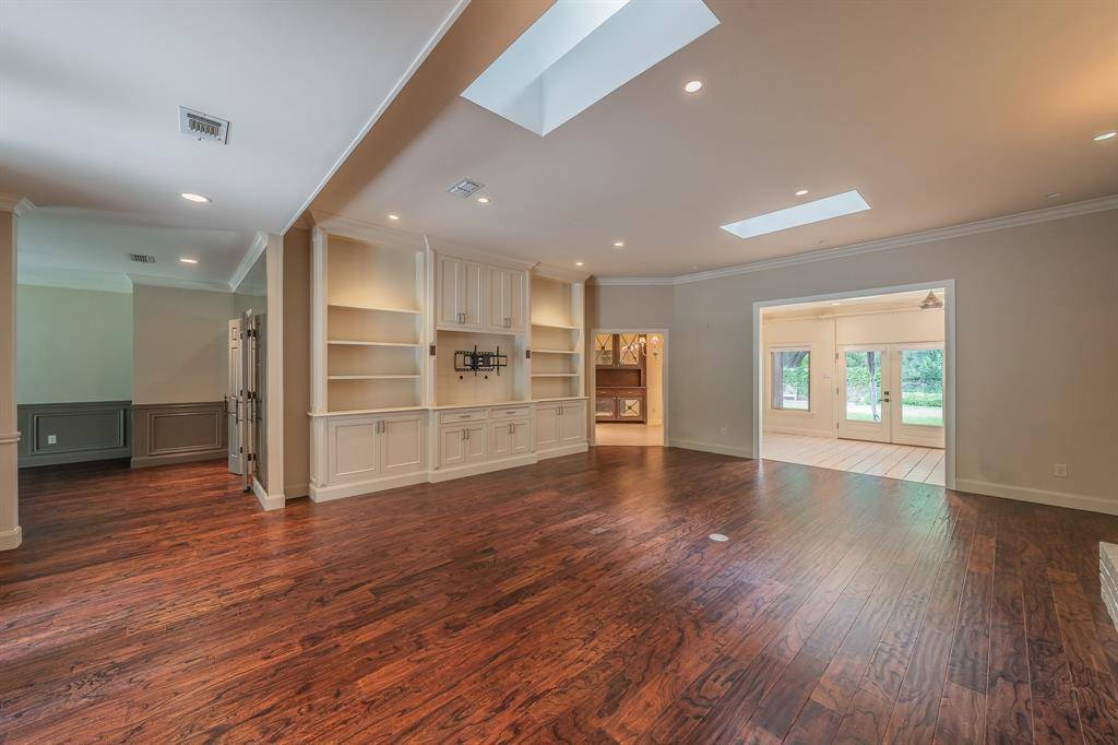 6724 Blue Meadow Drive, Fort Worth, TX 76132