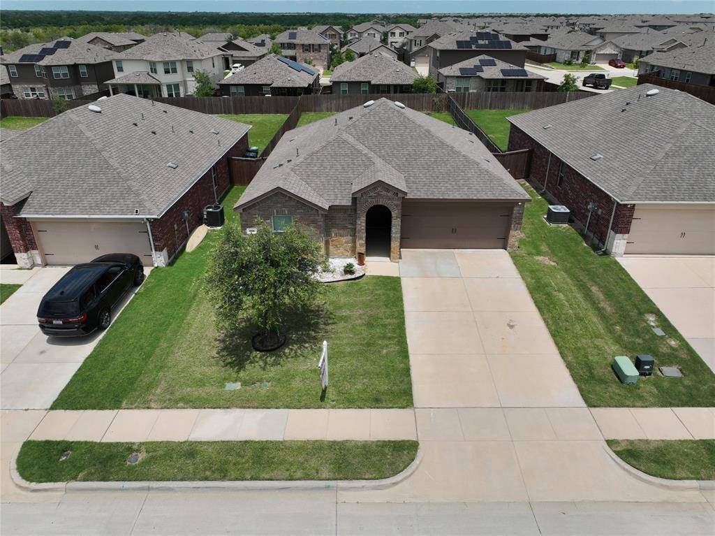825 Alton Drive, Aubrey, TX 76227