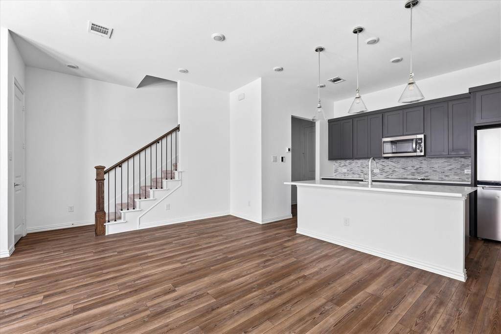 7572 Laburnam Road, Dallas, TX 75228