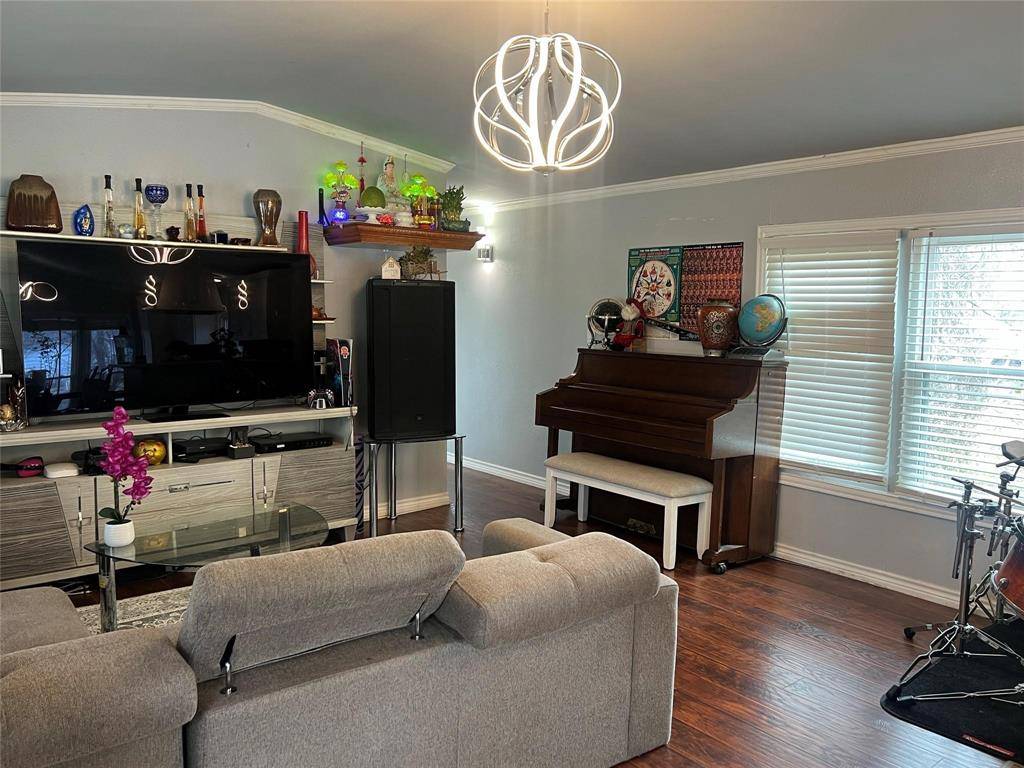 1012 Redoak Drive, West Tawakoni, TX 75474