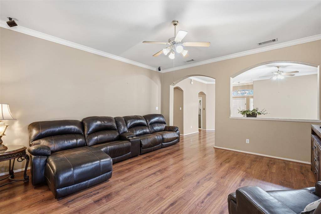 4013 Azalea Drive, Haltom City, TX 76137