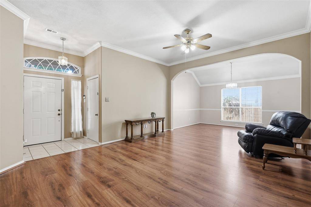4013 Azalea Drive, Haltom City, TX 76137