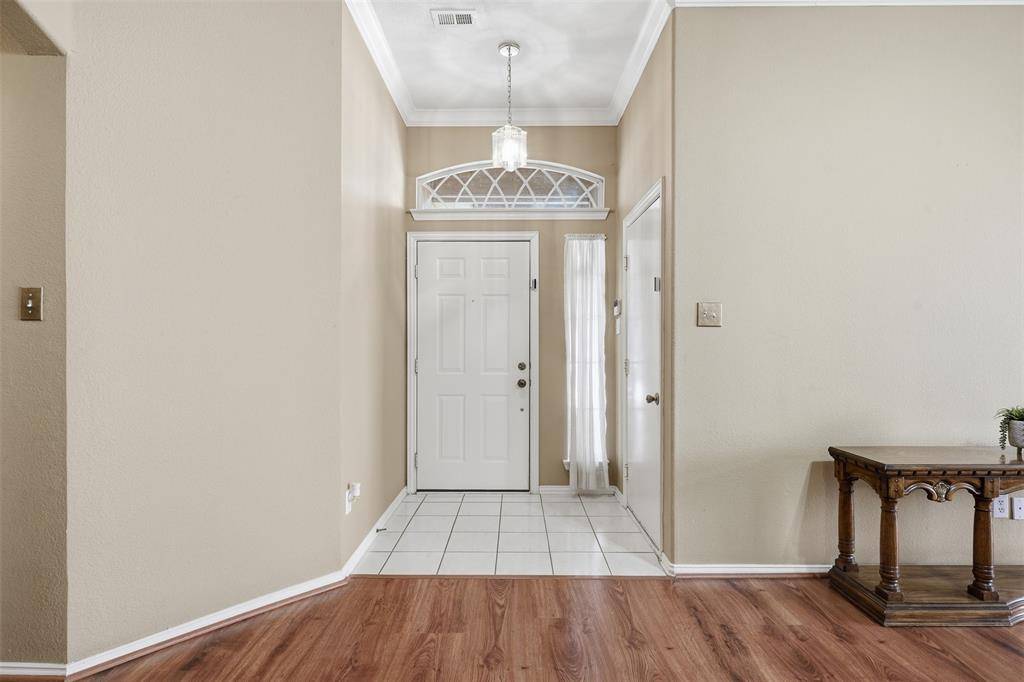 4013 Azalea Drive, Haltom City, TX 76137