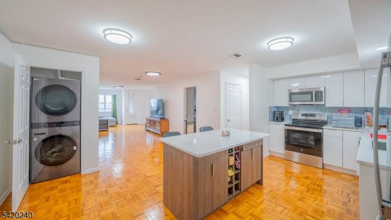 41-51 Wilson Ave #4i, Newark City, NJ 07105