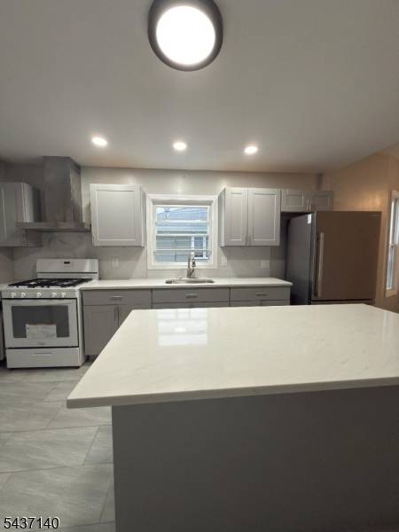 222 Devon St, Kearny Town, NJ 07032