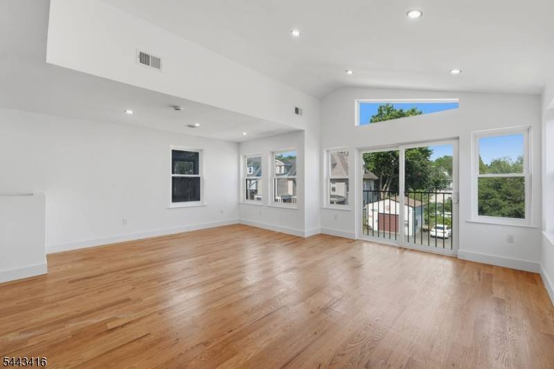 130 N 17Th St, East Orange City, NJ 07017