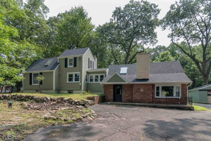 496 Manchester Ave, North Haledon Boro, NJ 07508